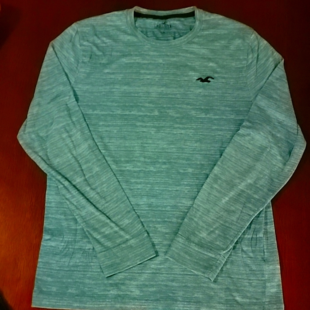 Hollister Long Sleeve T-shirt size medium